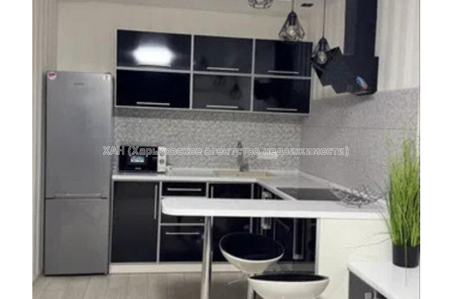 Продам квартиру, Драгоманова ул. , 1 кім., 38 м², капитальный ремонт 