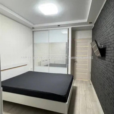 Продам квартиру, Драгоманова ул. , 1 кім., 38 м², капитальный ремонт 