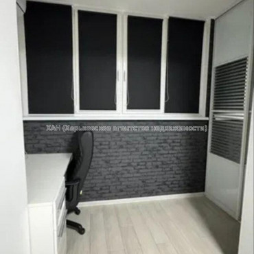 Продам квартиру, Драгоманова ул. , 1 кім., 38 м², капитальный ремонт 