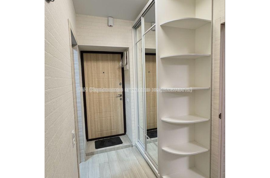 Продам квартиру, Драгоманова ул. , 1 кім., 38 м², капитальный ремонт 