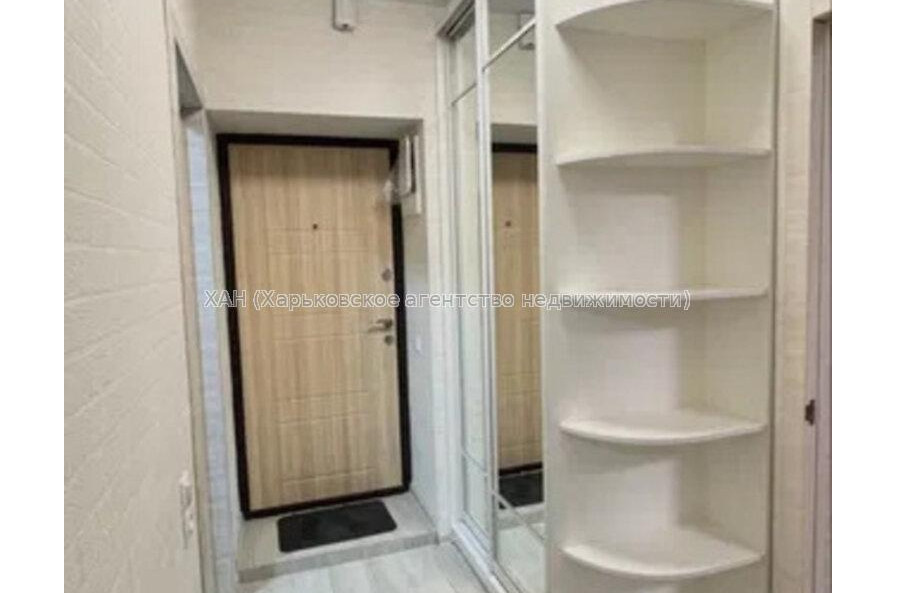Продам квартиру, Драгоманова ул. , 1 кім., 38 м², капитальный ремонт 