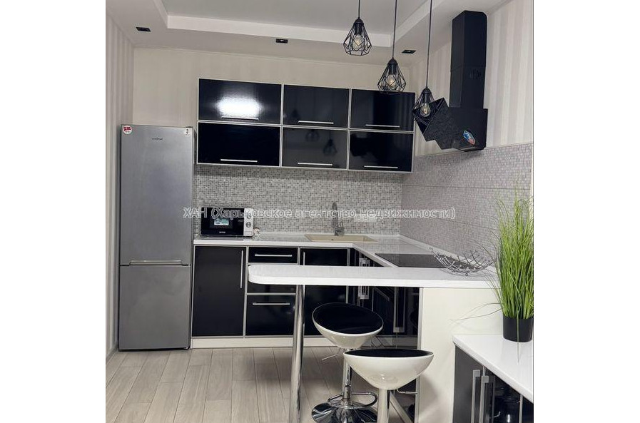 Продам квартиру, Драгоманова ул. , 1 кім., 38 м², капитальный ремонт 