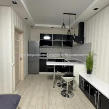Продам квартиру, Драгоманова ул. , 1 кім., 38 м², капитальный ремонт 