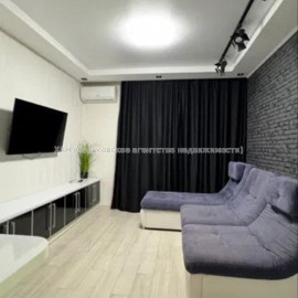 Продам квартиру, Драгоманова ул. , 1  ком., 38 м², капитальный ремонт