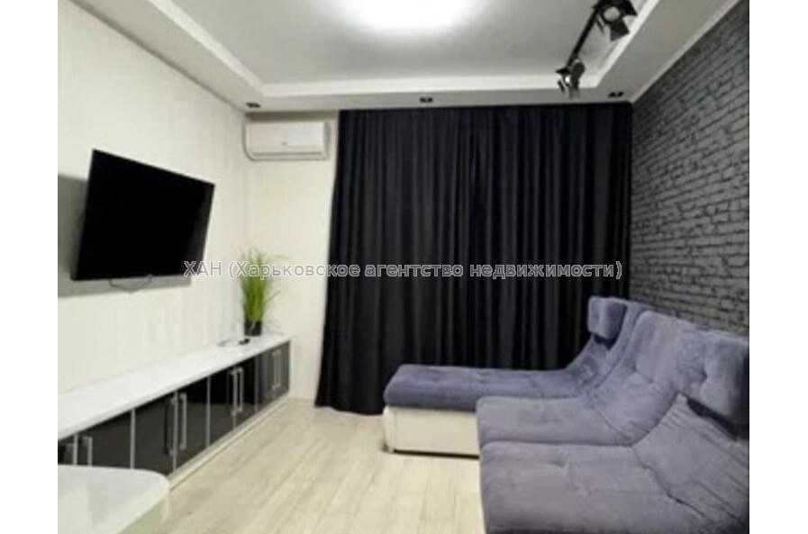 Продам квартиру, Драгоманова ул. , 1 кім., 38 м², капитальный ремонт 