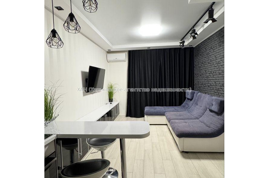 Продам квартиру, Драгоманова ул. , 1 кім., 38 м², капитальный ремонт 