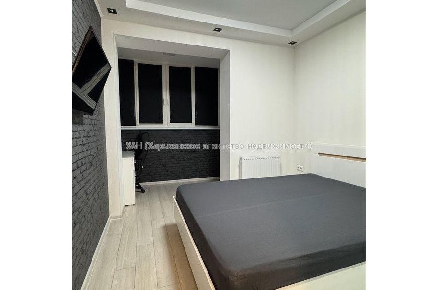 Продам квартиру, Драгоманова ул. , 1 кім., 38 м², капитальный ремонт 