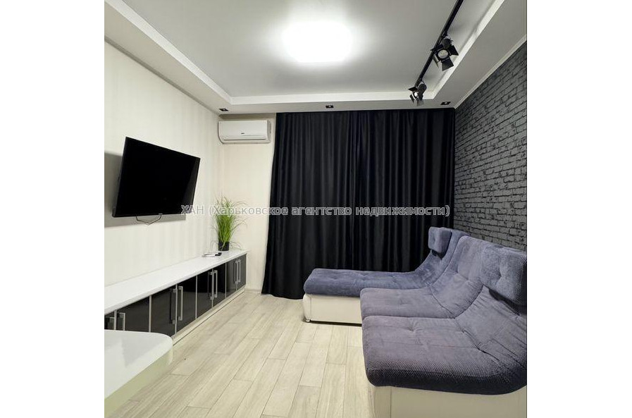 Продам квартиру, Драгоманова ул. , 1 кім., 38 м², капитальный ремонт 