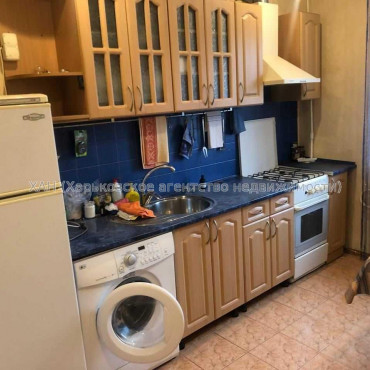 Продам квартиру, Единства ул. , 1 кім., 43 м², косметический ремонт 