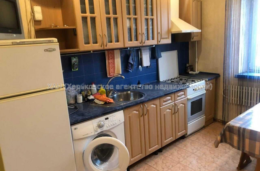 Продам квартиру, Единства ул. , 1 кім., 43 м², косметический ремонт 