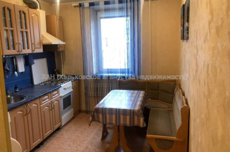 Продам квартиру, Единства ул. , 1 кім., 43 м², косметический ремонт 