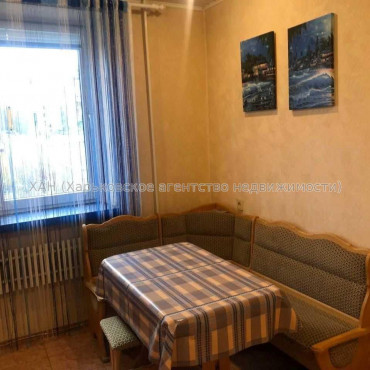 Продам квартиру, Единства ул. , 1 кім., 43 м², косметический ремонт 