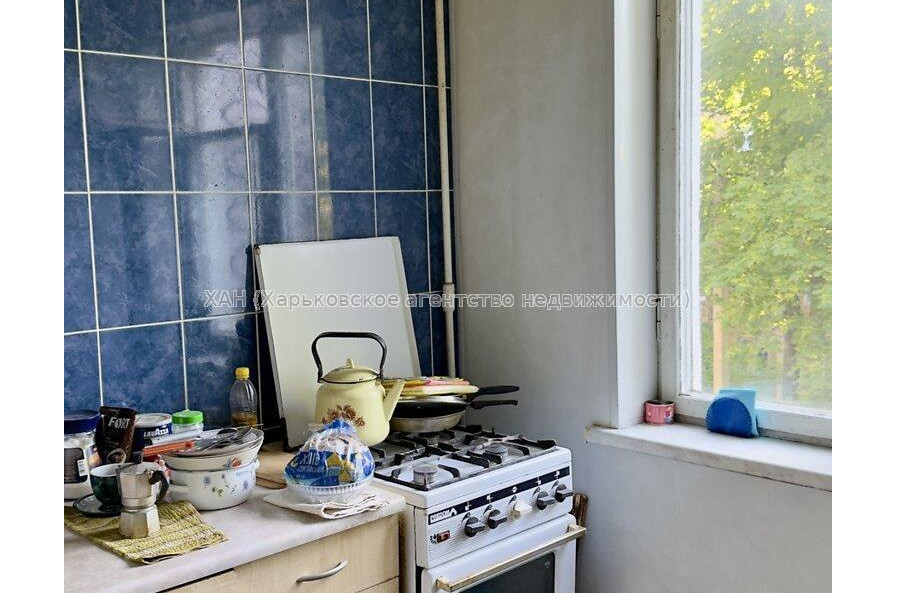 Продам квартиру, Каденюка ул. , 2 кім., 45.60 м², косметический ремонт 