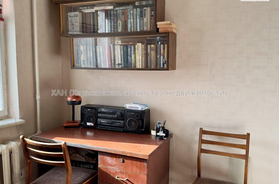 Продам квартиру, Каденюка ул. , 2 кім., 45.60 м², косметический ремонт 