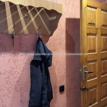 Продам квартиру, Каденюка ул. , 2 кім., 45.60 м², косметический ремонт 