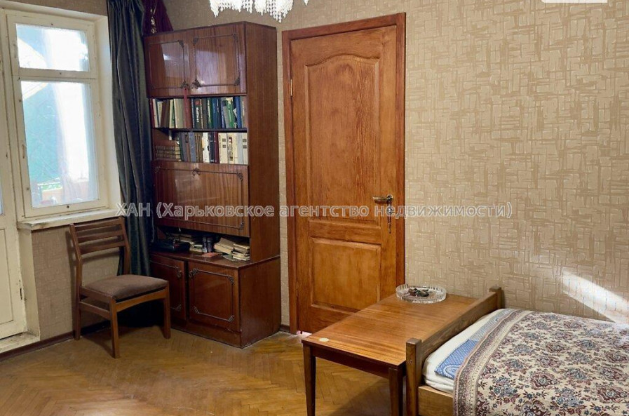 Продам квартиру, Каденюка ул. , 2 кім., 45.60 м², косметический ремонт 