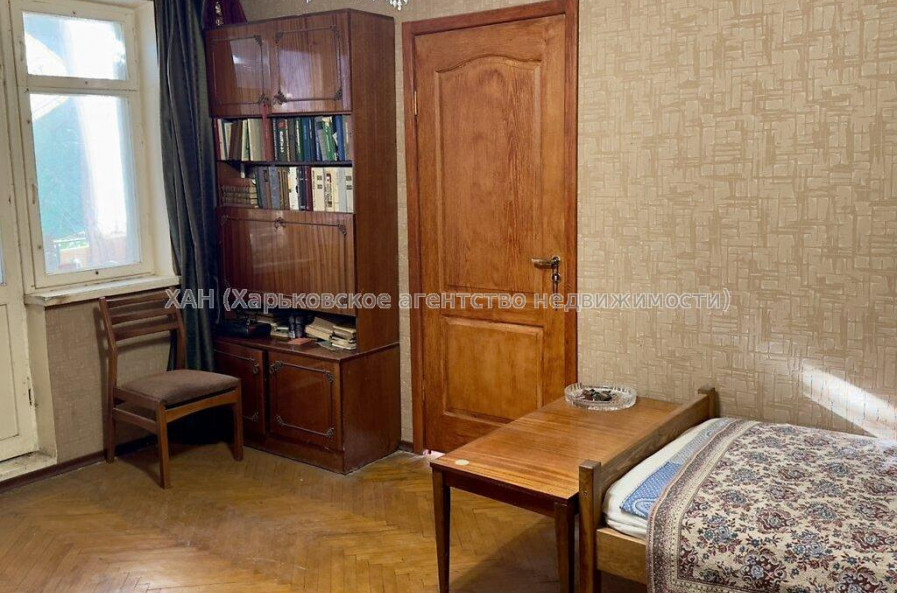Продам квартиру, Каденюка ул. , 2 кім., 45.60 м², косметический ремонт 
