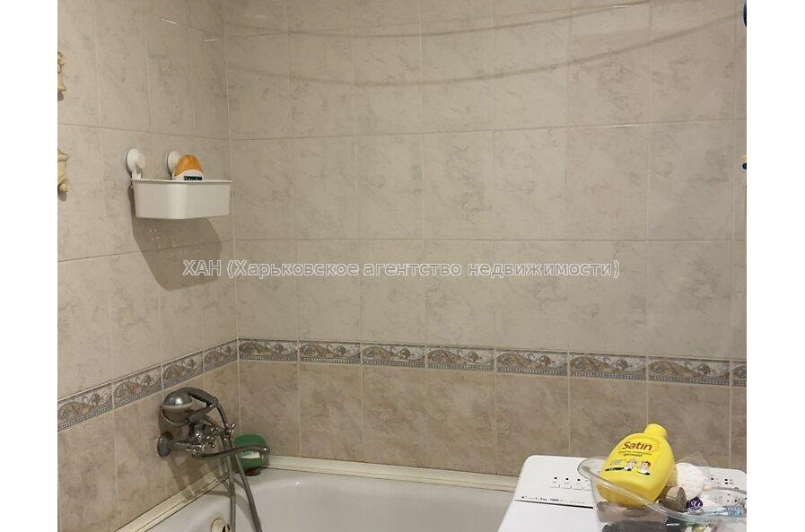 Продам квартиру, Каденюка ул. , 2 кім., 45.60 м², косметический ремонт 