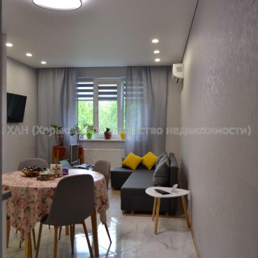 Продам квартиру, Победы просп. , 1 кім., 48 м², евроремонт 