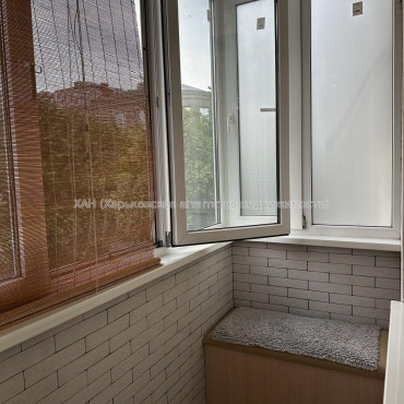 Продам квартиру, Библика ул. , 3 кім., 63 м², капитальный ремонт 