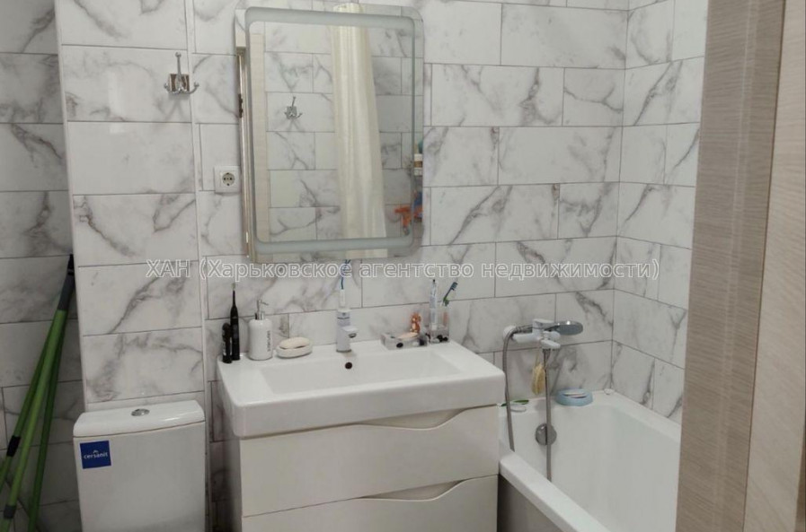 Продам квартиру, Библика ул. , 3 кім., 63 м², капитальный ремонт 