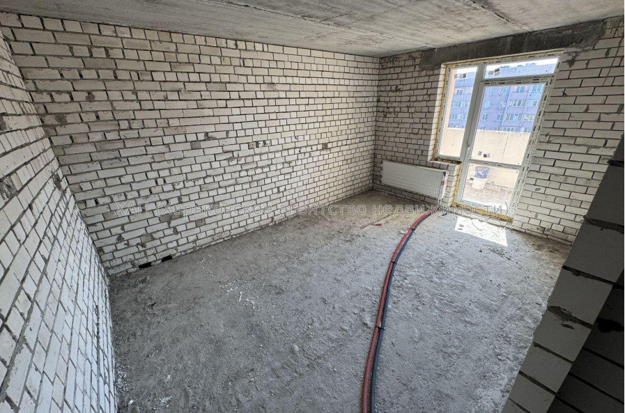 Продам квартиру, Сергея Барсукова ул. , 2 кім., 65 м², без ремонта 