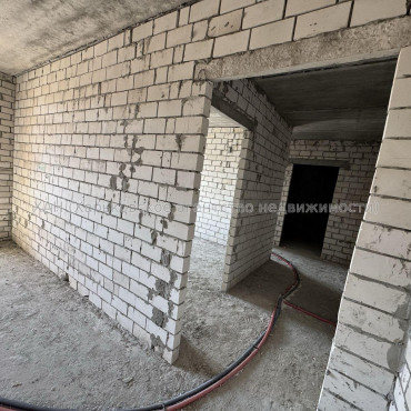 Продам квартиру, Сергея Барсукова ул. , 2 кім., 65 м², без ремонта 