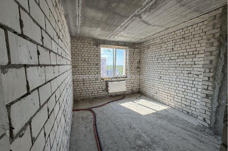 Продам квартиру, Сергея Барсукова ул. , 2 кім., 65 м², без ремонта 