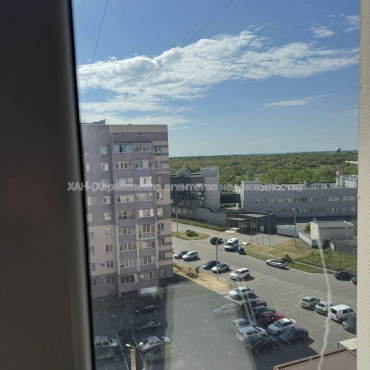 Продам квартиру, Сергея Барсукова ул. , 2 кім., 65 м², без ремонта 