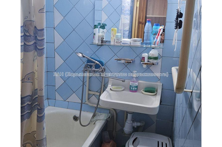 Продам квартиру, Амосова ул. , 1 кім., 33 м², советский ремонт 