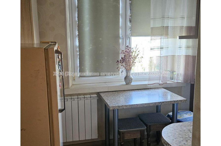 Продам квартиру, Амосова ул. , 1 кім., 33 м², советский ремонт 