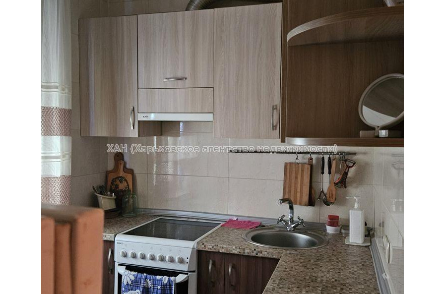 Продам квартиру, Амосова ул. , 1 кім., 33 м², советский ремонт 