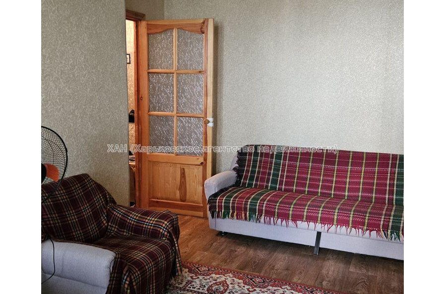Продам квартиру, Амосова ул. , 1 кім., 33 м², советский ремонт 
