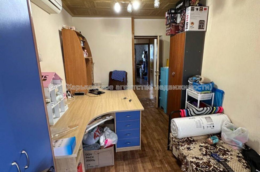 Продам квартиру, Братьев Гипиков ул. , 5 кім., 93.10 м², советский ремонт 