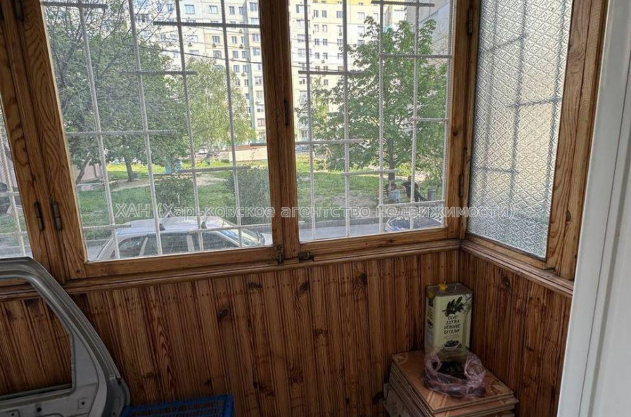 Продам квартиру, Братьев Гипиков ул. , 5 кім., 93.10 м², советский ремонт 
