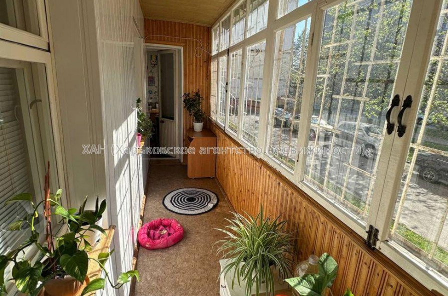 Продам квартиру, Братьев Гипиков ул. , 5 кім., 93.10 м², советский ремонт 