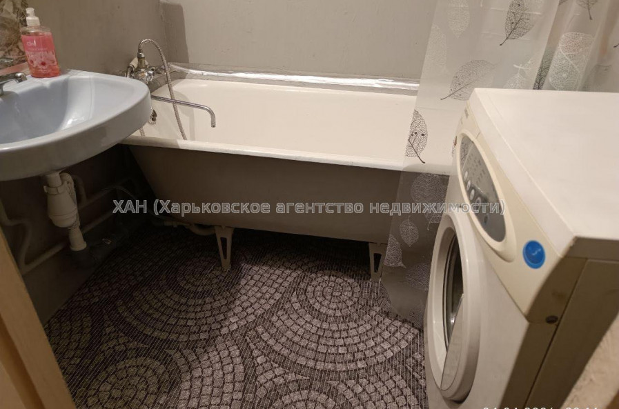 Продам квартиру, Юбилейный просп. , 3 кім., 64 м², косметический ремонт 