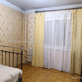 Продам квартиру, Юбилейный просп. , 3 кім., 64 м², косметический ремонт