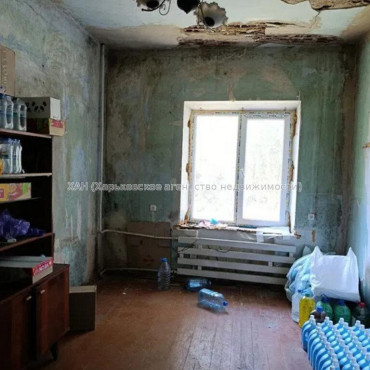 Продам квартиру, Антонова ул. , 15  ком., 54 м², без ремонта 