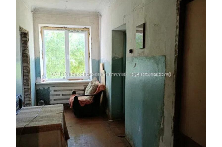 Продам квартиру, Антонова ул. , 15  ком., 54 м², без ремонта 