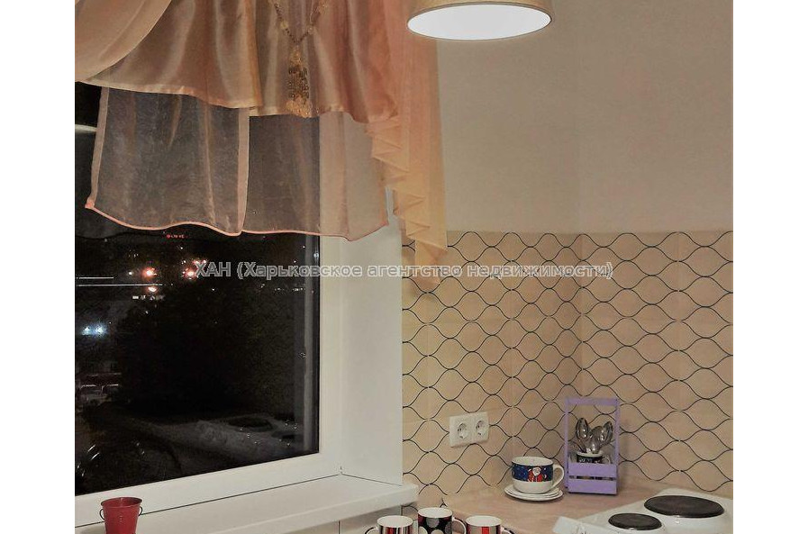 Сдам квартиру, Ахсарова Энвера ул. , 1  ком., 35 м², евроремонт 