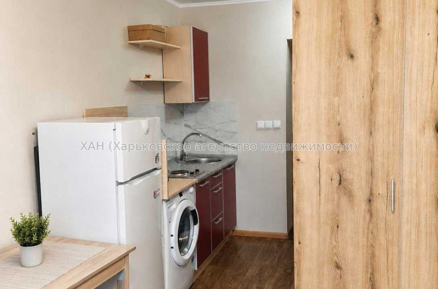 Продам квартиру, Гарибальди ул. , 1 кім., 16.50 м², капитальный ремонт 