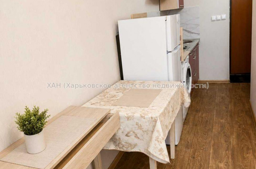Продам квартиру, Гарибальди ул. , 1 кім., 16.50 м², капитальный ремонт 