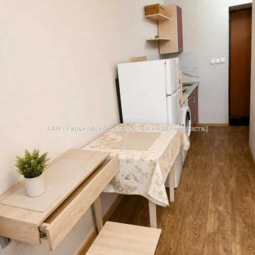 Продам квартиру, Гарибальди ул. , 1 кім., 16.50 м², капитальный ремонт 