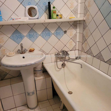 Продам квартиру, Ньютона ул. , 2  ком., 44.60 м², советский ремонт 
