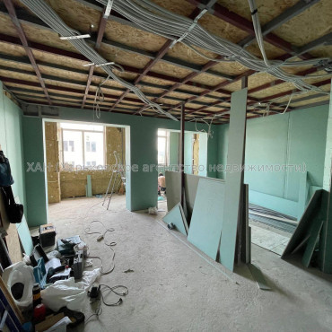 Продам квартиру, Героев Харькова просп. , 4 кім., 96 м², без отделочных работ 