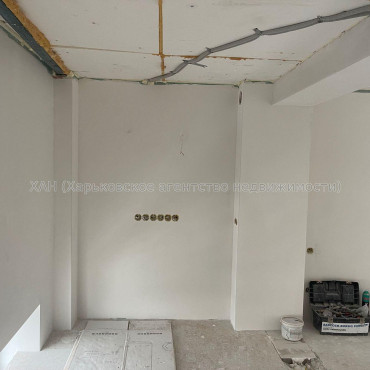 Продам квартиру, Героев Харькова просп. , 4 кім., 96 м², без отделочных работ 