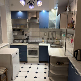 Продам квартиру, Победы просп. , 4  ком., 83.90 м², евроремонт