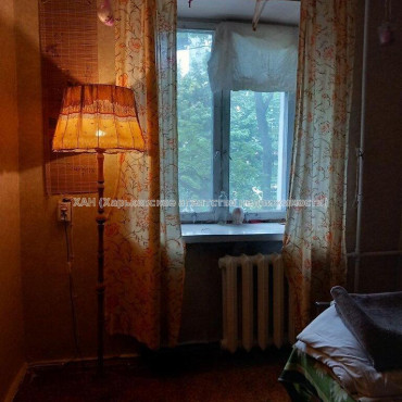 Продам квартиру, Шекспира ул. , 6  ком., 18.10 м², советский ремонт 