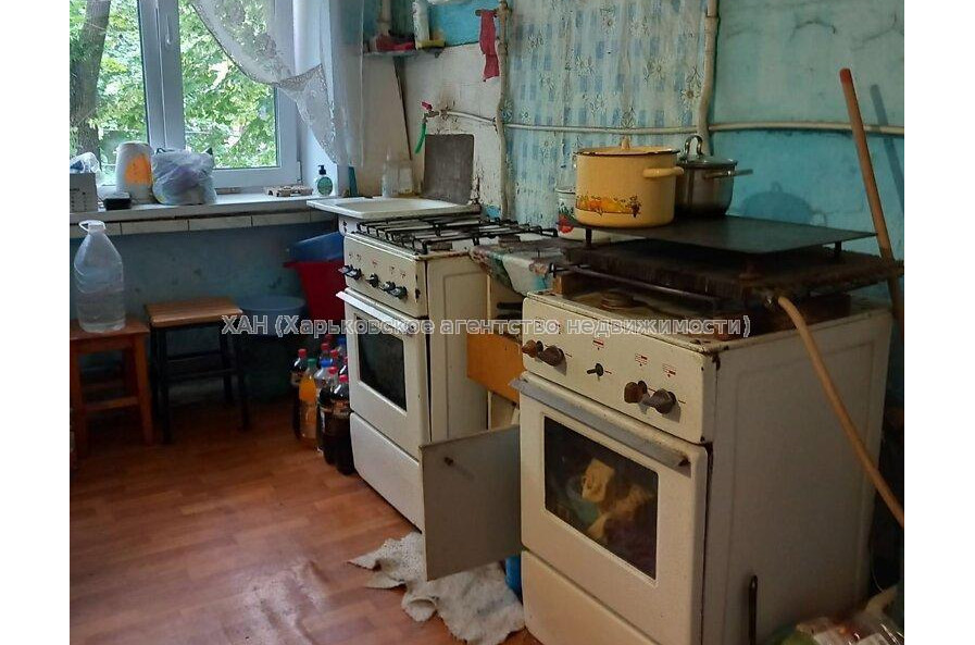 Продам квартиру, Шекспира ул. , 6  ком., 18.10 м², советский ремонт 